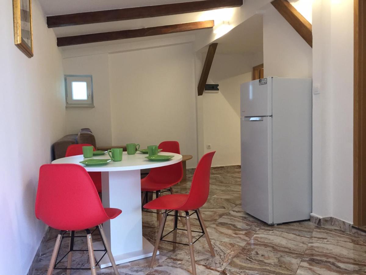 One-Bedroom Apartment, Wifi, Airco, Parking, Washing Machine, Grill Medulin Kültér fotó